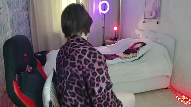 Jenny Fox online show from 8, 4, 2026