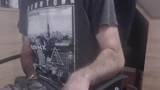 uncutguy01 online show from 5, 1, 2025