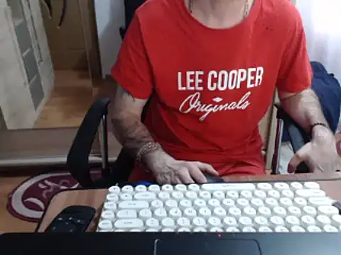 uncutguy01 online show from 14, 3, 2025