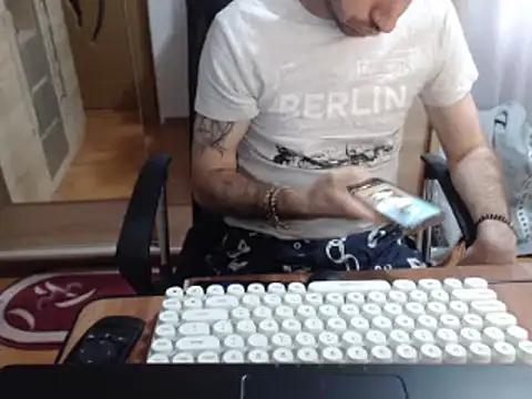 uncutguy01 online show from 17, 3, 2025