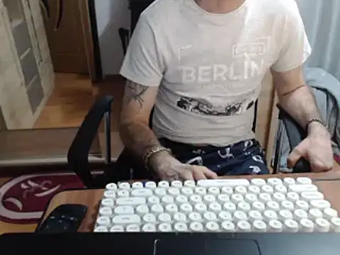 uncutguy01 online show from 17, 3, 2025