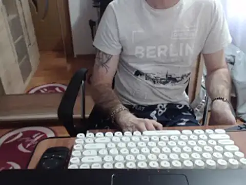 uncutguy01 online show from 19, 3, 2025