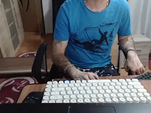 uncutguy01 online show from 19, 3, 2025