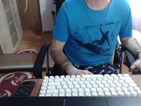 uncutguy01 online show from 20, 3, 2025