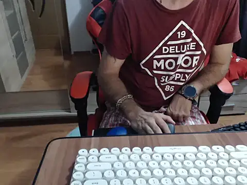 uncutguy01 online show from 9, 9, 2025
