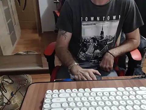uncutguy01 online show from 19, 9, 2025