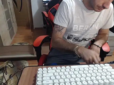 uncutguy01 online show from 20, 9, 2025