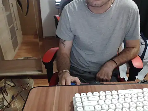 uncutguy01 online show from 21, 9, 2025