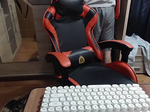 uncutguy01 online show from 22, 9, 2025
