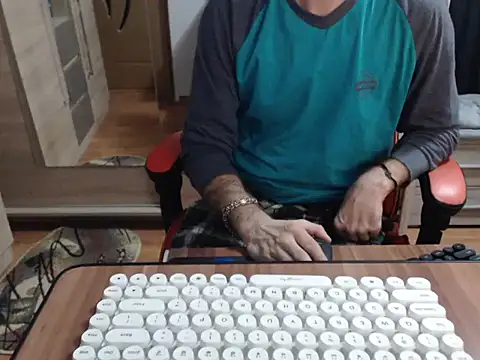 uncutguy01 online show from 14, 10, 2025