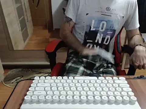 uncutguy01 online show from 19, 10, 2025