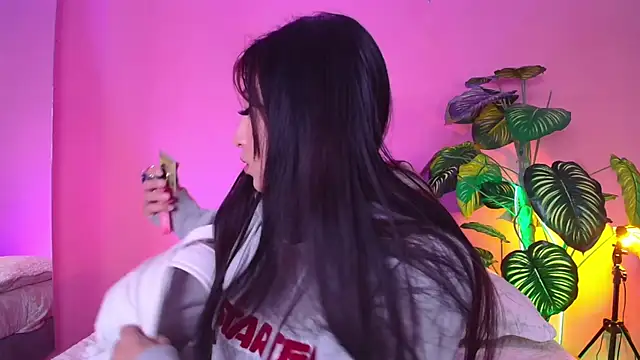 Nicolette ks  online show from 16, 12, 2024