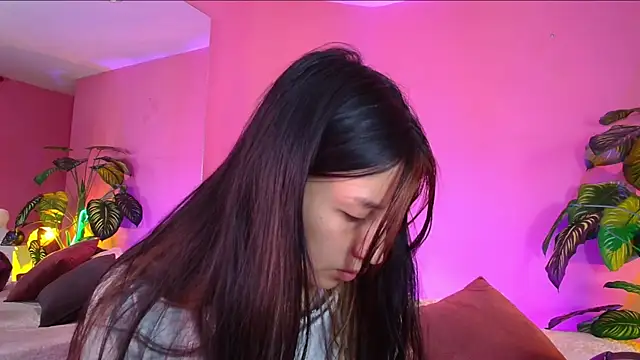 Nicolette ks  online show from 19, 12, 2024