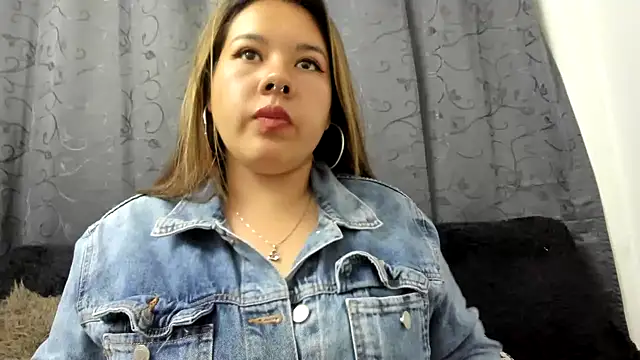 Snapshot of LinaBrowm chatting on 13, 1, 2025 LinaBrowm online show from 13, 1, 2025