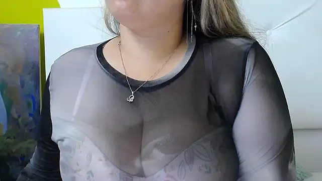 Snapshot of LinaBrowm chatting on 12, 2, 2025 LinaBrowm online show from 12, 2, 2025