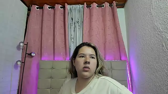 Snapshot of LinaBrowm chatting on 20, 3, 2025 LinaBrowm online show from 20, 3, 2025