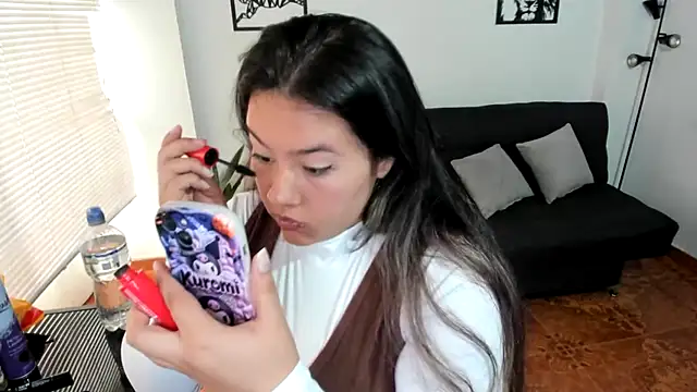 LinaBrowm online show from 10, 4, 2026