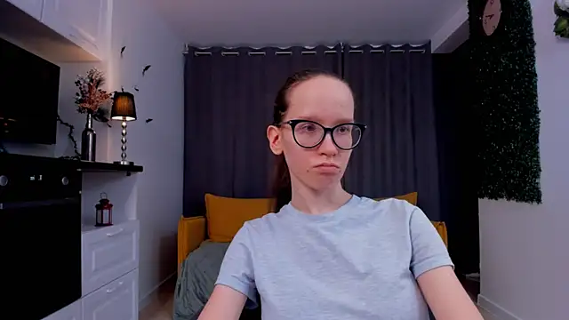 BettyBrowni online show from 4, 3, 2025