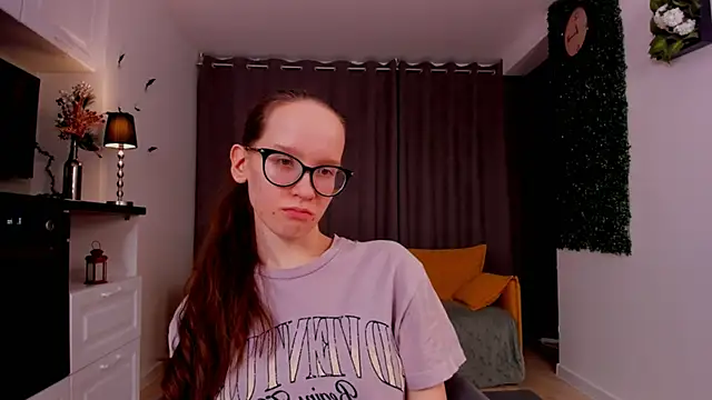 BettyBrowni online show from 4, 3, 2025