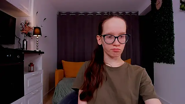 BettyBrowni online show from 6, 3, 2025