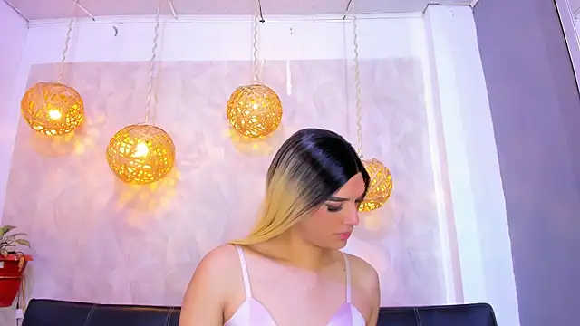 Snapshot of victoria_aleia_ chatting on 4, 1, 2025 victoria aleia online show from 4, 1, 2025
