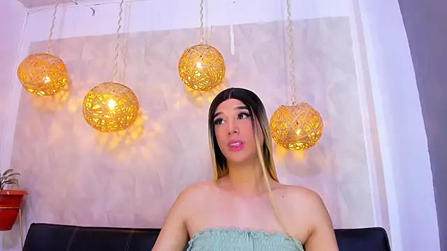 Snapshot of victoria_aleia_ chatting on 10, 1, 2025 victoria aleia online show from 10, 1, 2025