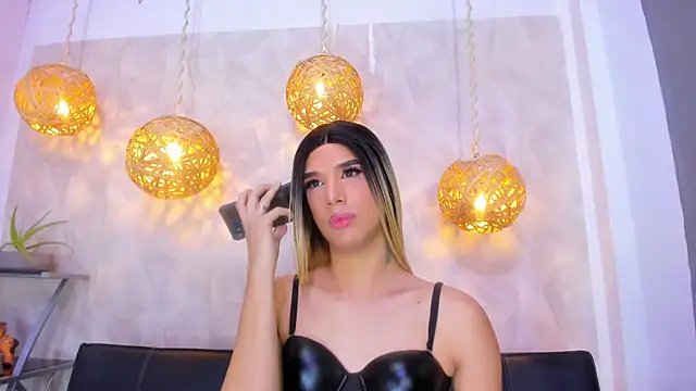 Snapshot of victoria_aleia_ chatting on 6, 3, 2025 victoria aleia online show from 6, 3, 2025