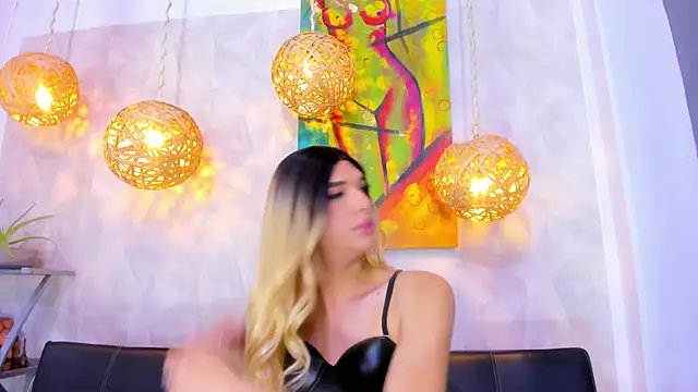 Snapshot of victoria_aleia_ chatting on 8, 3, 2025 victoria aleia online show from 8, 3, 2025