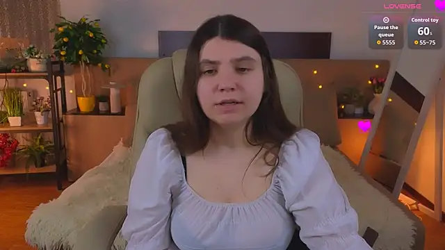 Viola  Shy online show from 18, 5, 2026