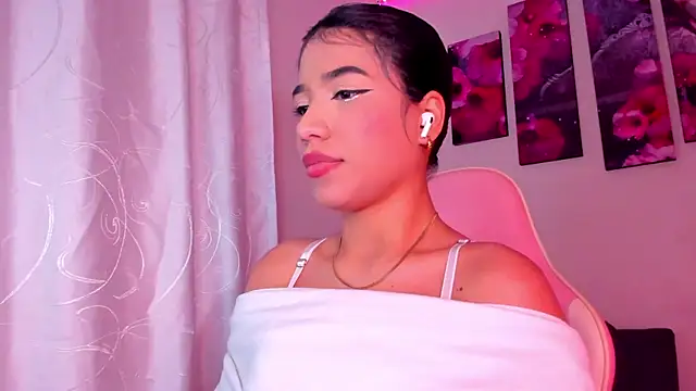 Snapshot of Alissarhys26 chatting on 10, 2, 2025 Alissarhys26 online show from 10, 2, 2025