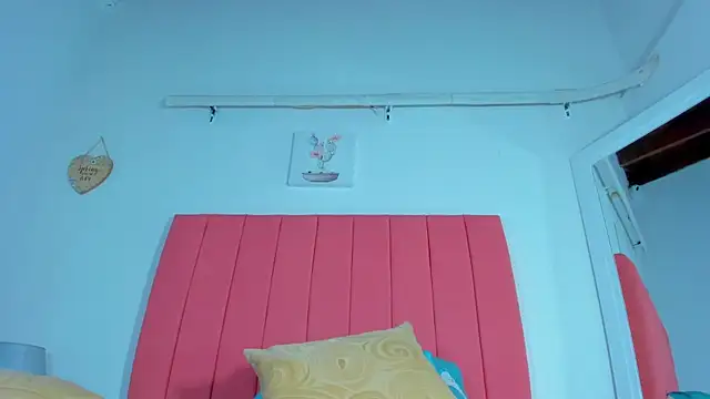 valen rose0 online show from 5, 3, 2025