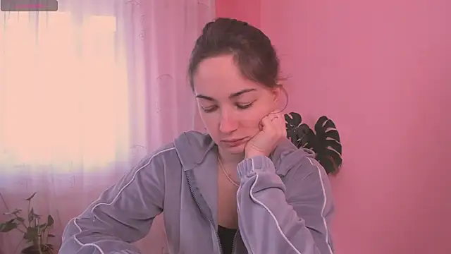 cClandesTina online show from 17, 3, 2025