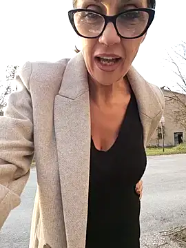 Snapshot of JasmineNoir2 chatting on 1, 1, 2025 JasmineNoir2 online show from 1, 1, 2025