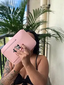 Pretty Isadora online show from 17, 1, 2026