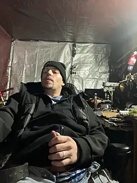 Snapshot of joeycbigcock chatting on 3, 2, 2025 joeycbigcock online show from 3, 2, 2025