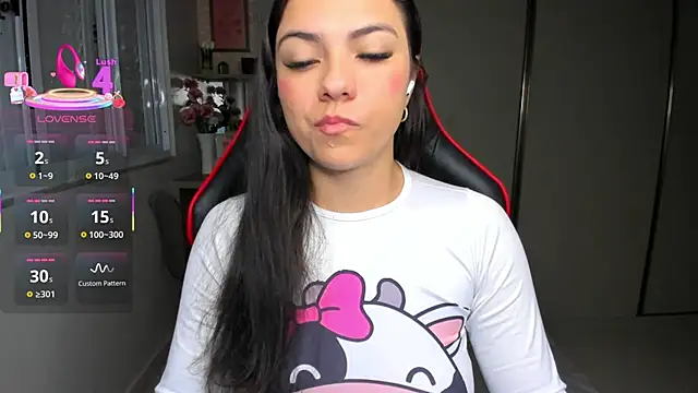 Snapshot of ivyy_scott chatting on 2, 11, 2025 ivyy scott online show from 2, 11, 2025