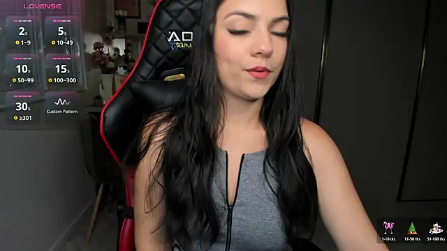 Snapshot of ivyy_scott chatting on 2, 12, 2025 ivyy scott online show from 2, 12, 2025