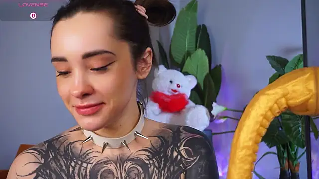 Snapshot of EvaCanton chatting on 5, 2, 2026 EvaCanton online show from 5, 2, 2026