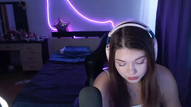 Snapshot of helengilmor chatting on 30, 9, 2025 helengilmor online show from 30, 9, 2025