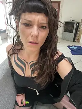 Snapshot of OniricFemme chatting on 1, 11, 2025 OniricFemme online show from 1, 11, 2025