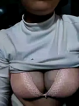 Snapshot of Milk_Mom99 chatting on 22, 12, 2024 Milk Mom99 online show from 22, 12, 2024