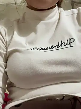 Snapshot of Milk_Mom99 chatting on 21, 3, 2025 Milk Mom99 online show from 21, 3, 2025