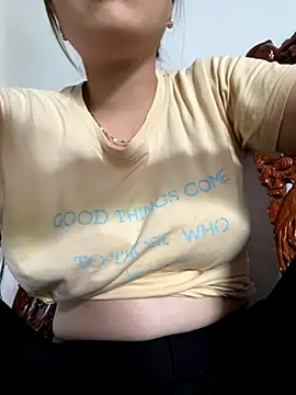 Snapshot of Milk_Mom99 chatting on 7, 10, 2025 Milk Mom99 online show from 7, 10, 2025