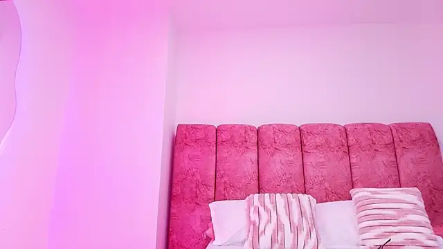 kendal rossi online show from 10, 11, 2025