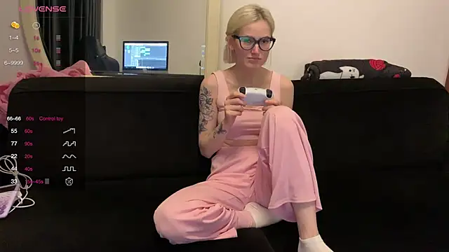 Sexy Sweets online show from 6, 10, 2025