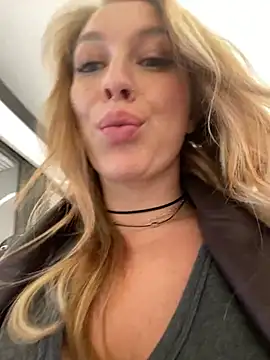 Snapshot of Sweet___Emily chatting on 15, 12, 2024 Sweet Emily online show from 15, 12, 2024