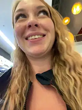 Snapshot of Sweet___Emily chatting on 19, 12, 2024 Sweet Emily online show from 19, 12, 2024