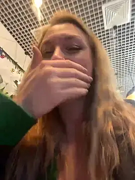 Snapshot of Sweet___Emily chatting on 20, 12, 2024 Sweet Emily online show from 20, 12, 2024