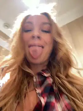 Snapshot of Sweet___Emily chatting on 25, 12, 2024 Sweet Emily online show from 25, 12, 2024