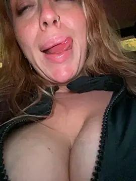 Snapshot of Sweet___Emily chatting on 5, 1, 2025 Sweet Emily online show from 5, 1, 2025